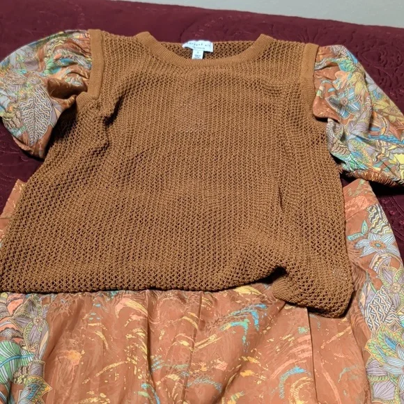 Two Piece Set Small Top XL Bottom - Picture 3 of 7